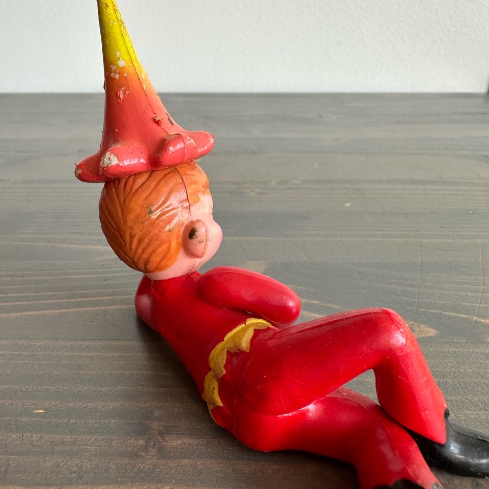 Vintage rubber pixie β€οΈπ§‘ππ - Picture 6 of 9